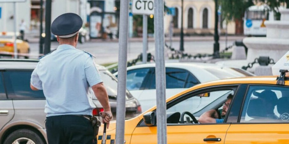 За что будут штрафовать водителей такси в 2022 году?